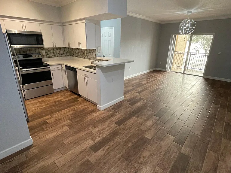 151 SW 117th Ave #205 — Photo 4