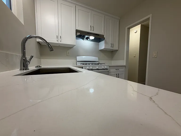 4733 Orion Ave — Photo 3