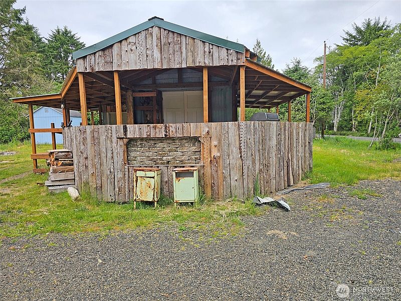 2nd image of 1022 Juniper Street