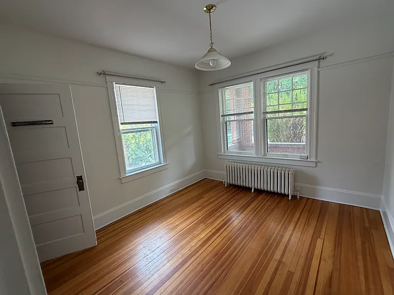 903 Newport St — Photo 17