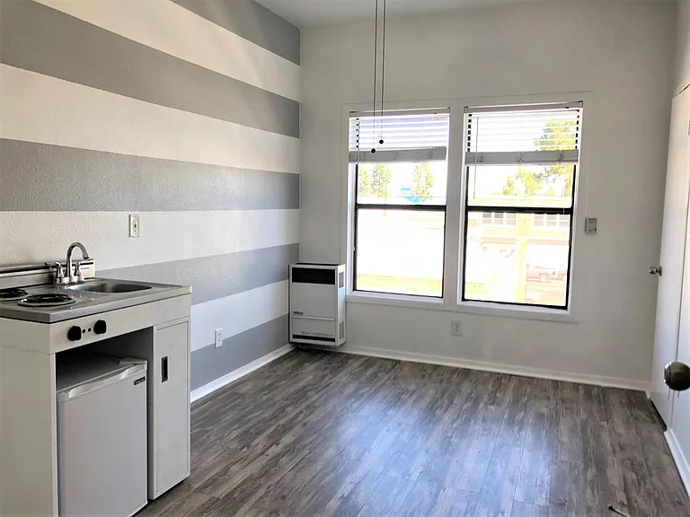 Adams Hill Lofts — Photo 14