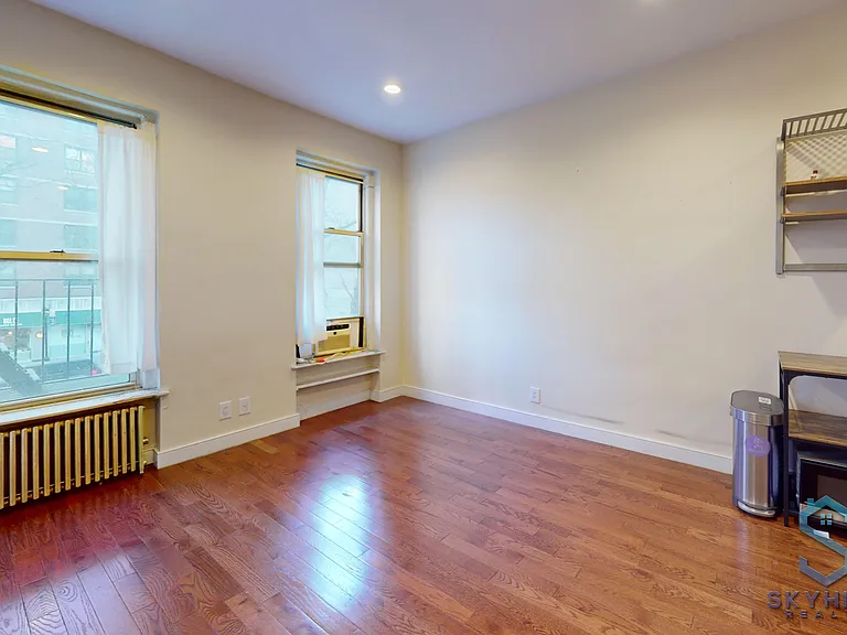 1598 3rd Ave #2A — Photo 6