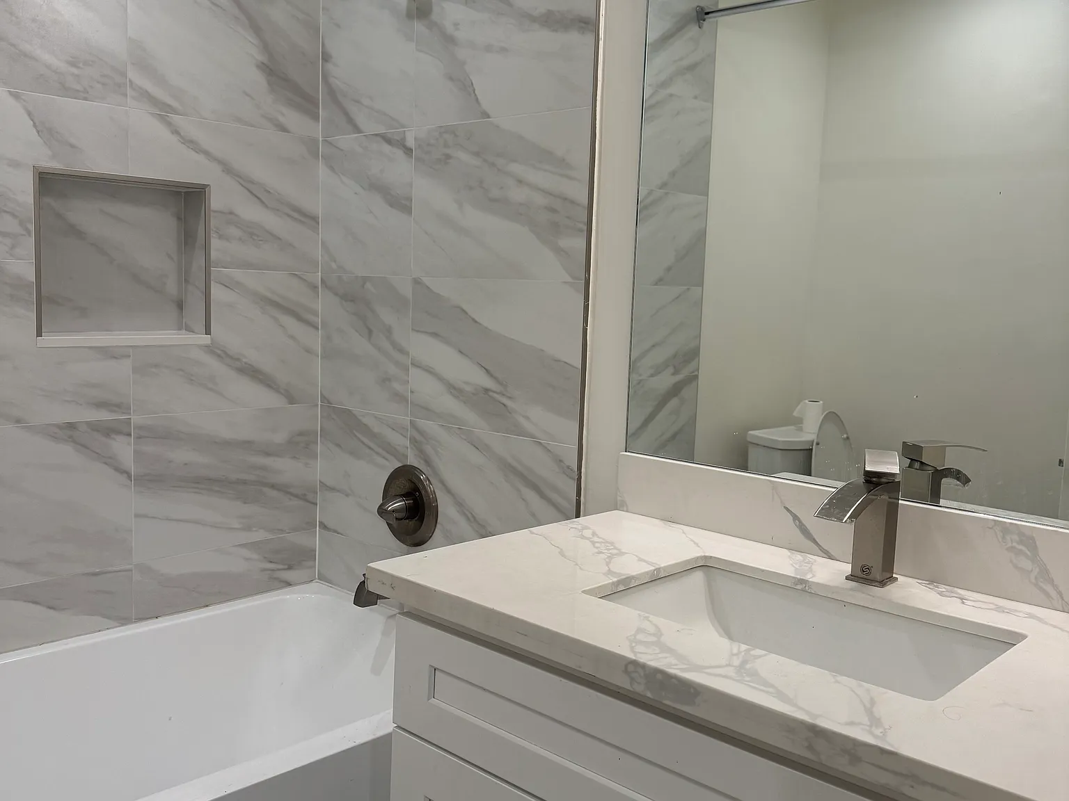 3 bed, $3,200 — Photo 1