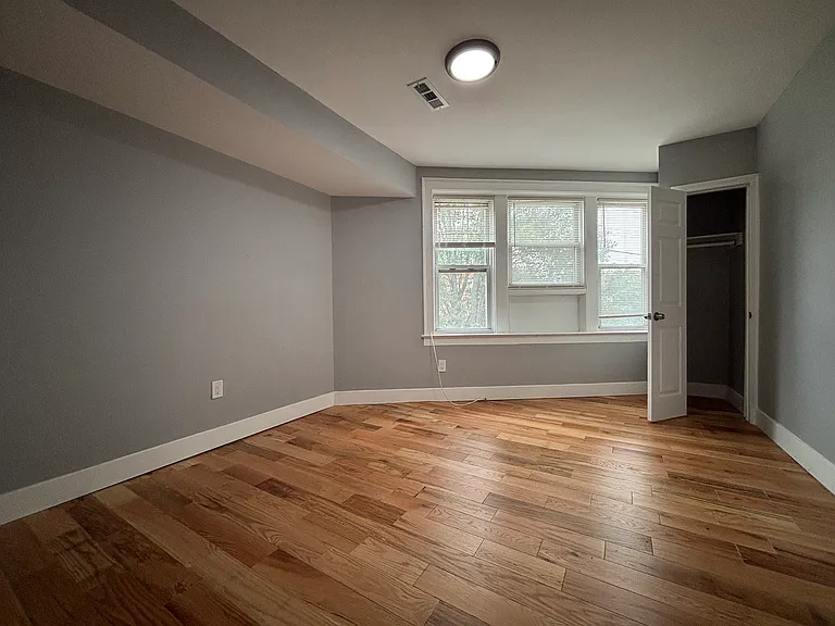 70A201 Circular Ave — Photo 7
