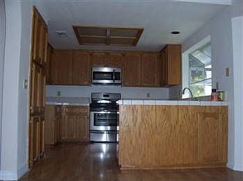 5th image of 8074 Lockerbie Ct