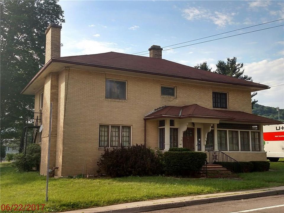 1st image of 229 Main St