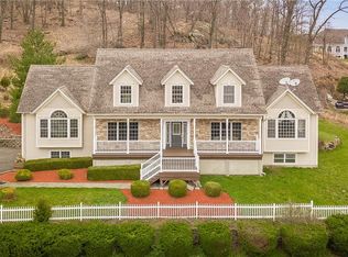 2 Carbery Ct, Pomona, NY 10970