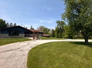 1420 Woodland Rd, Kohler, WI 53044