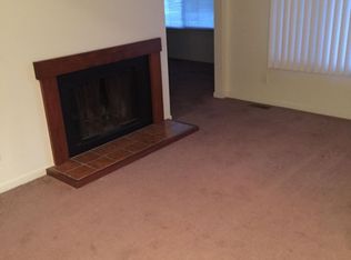 902 Kara Dr, Champaign, IL 61822