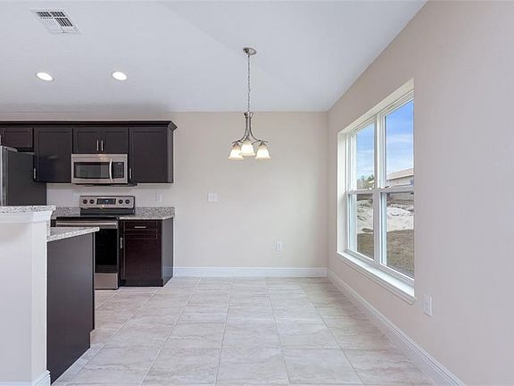 5th image of 201 Hibiscus Ln