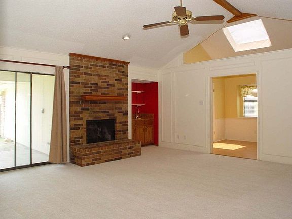 2nd image of 2323 Silverthorne Dr