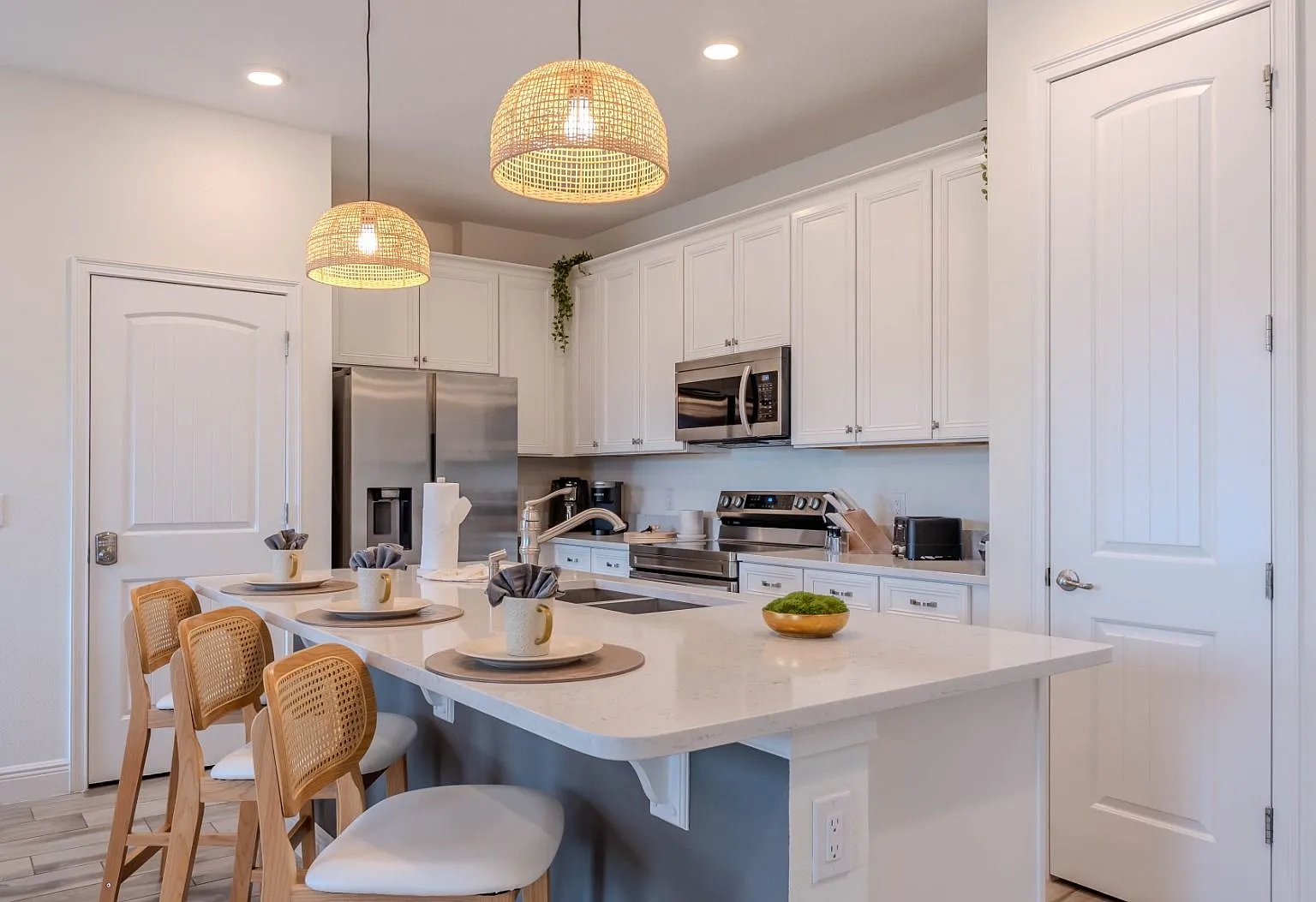 3 bed, 2.5 bath, 1380 sqft, $3,000 — Photo 4