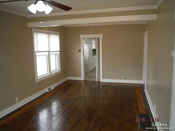 2nd image of 833 Sheridan St