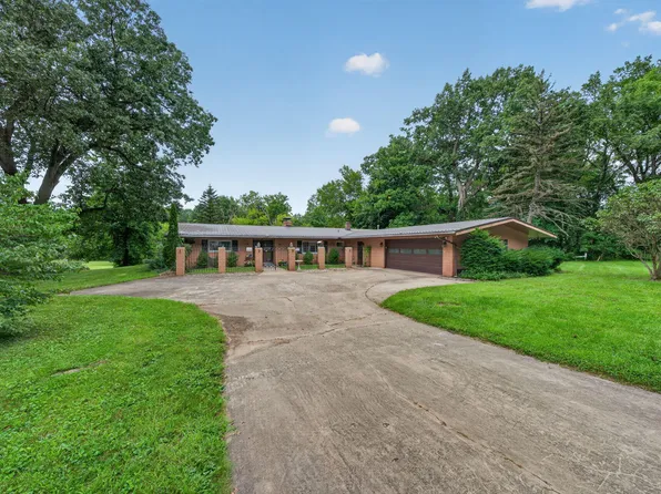 70506 Sunrise Dr, Edwardsburg, MI 49112