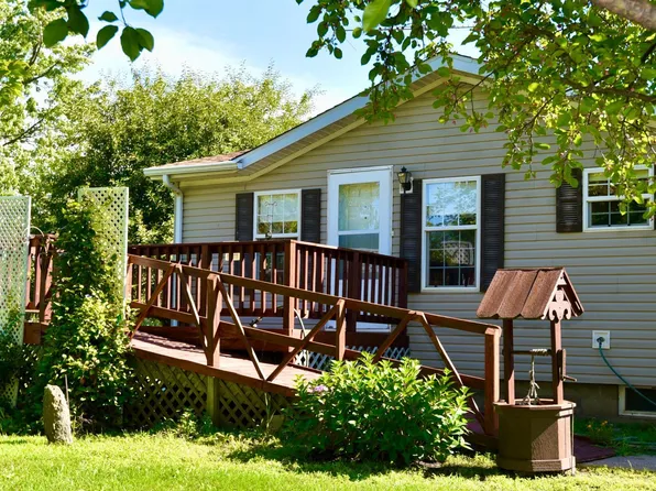 194 S 2nd St, Foreston, MN 56330