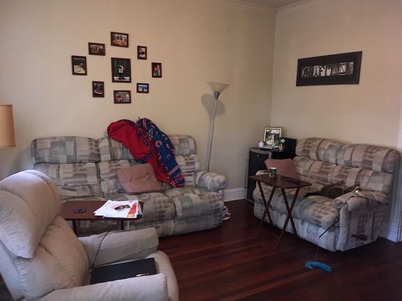 2nd image of 3534 N Hoyne Ave #1
