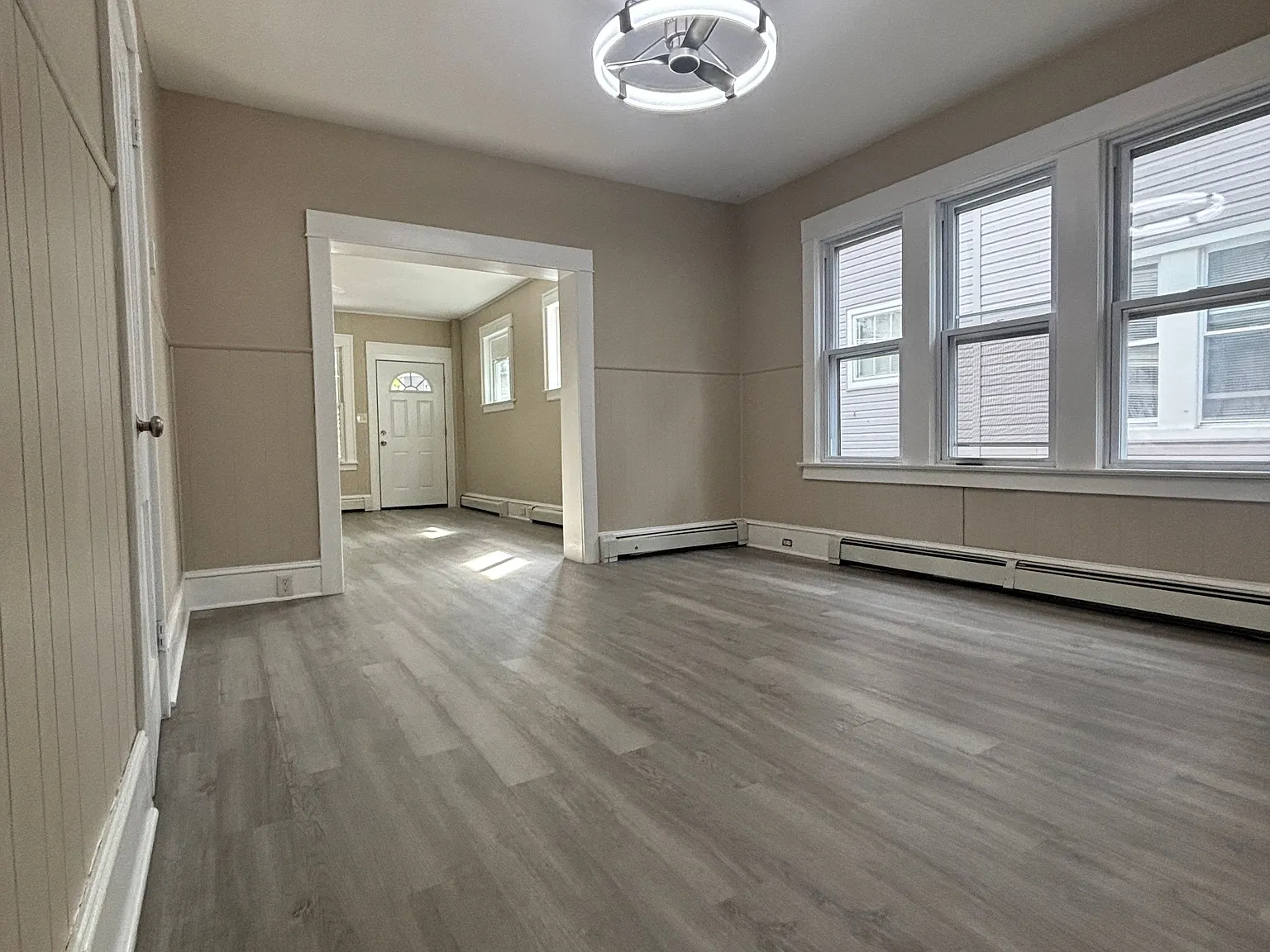 Sharp 4 Bedroom Near Cadwalader Park — Photo 4