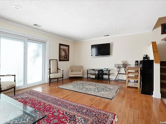 5th image of 79 Stratford Ct #79