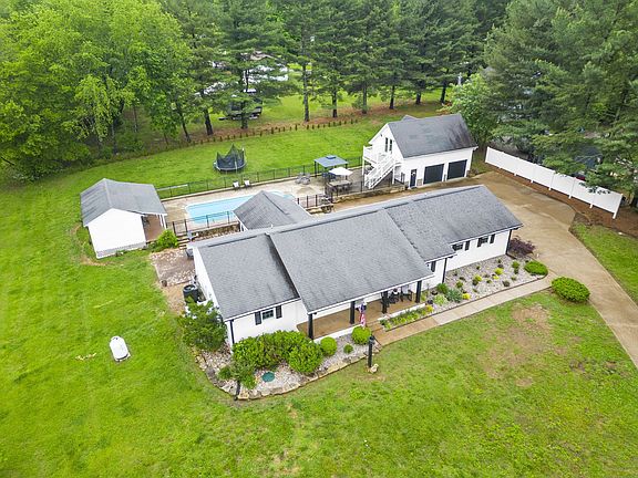 3rd image of 4006 Highway 31 W