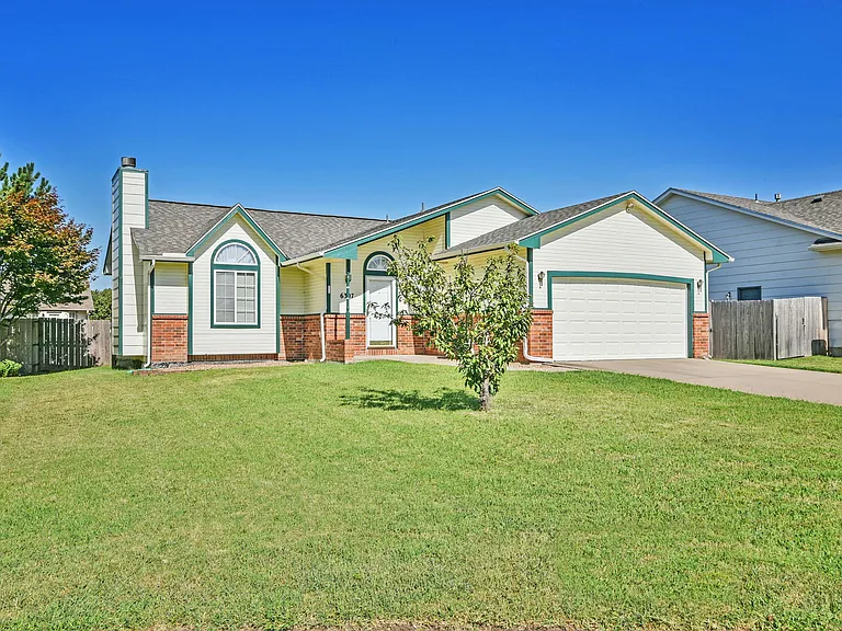 6307 E Brookview Ct — Photo 1