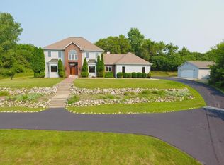 858 Holyhead Dr, Wales, WI 53183