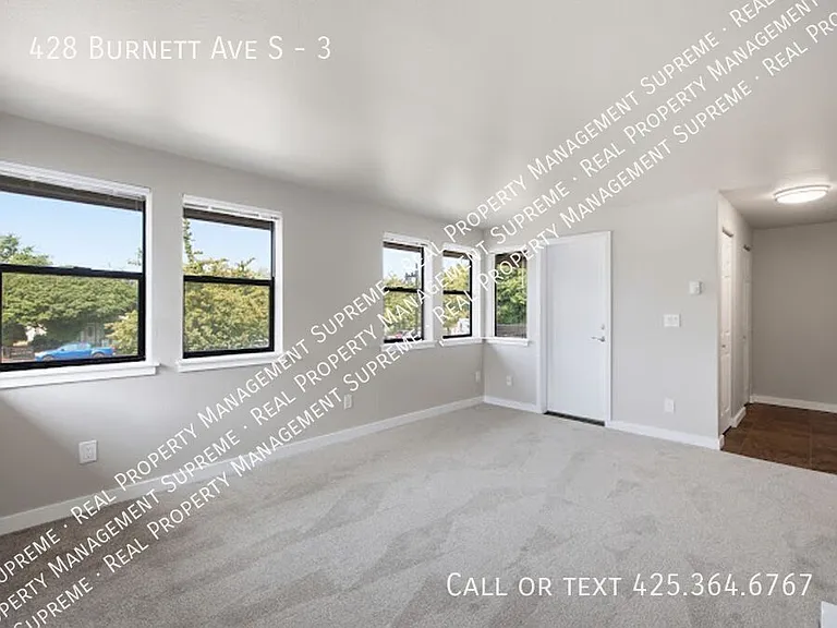 428 Burnett Ave S #3 — Photo 2