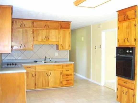 3rd image of 2604 Woodland Dr SE