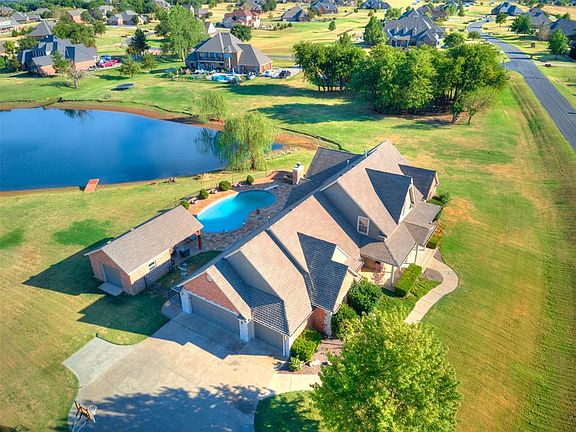 5th image of 22700 Emily Way