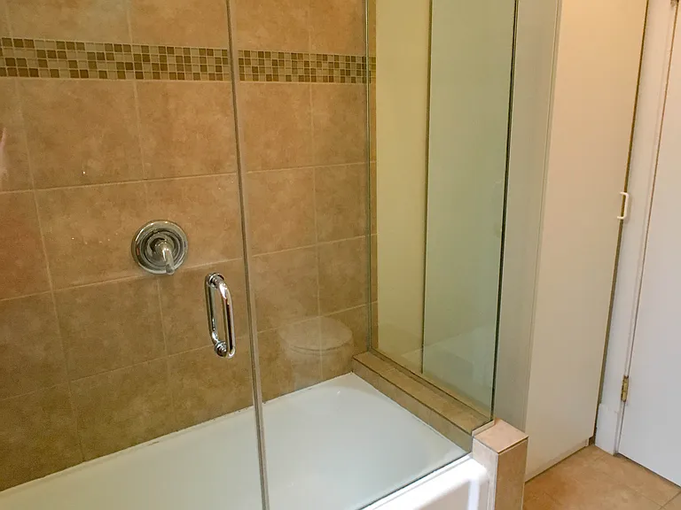 1461 W Catalpa Ave #2 — Photo 10