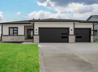 1000 Daybreak Dr, Waukee, IA 50263