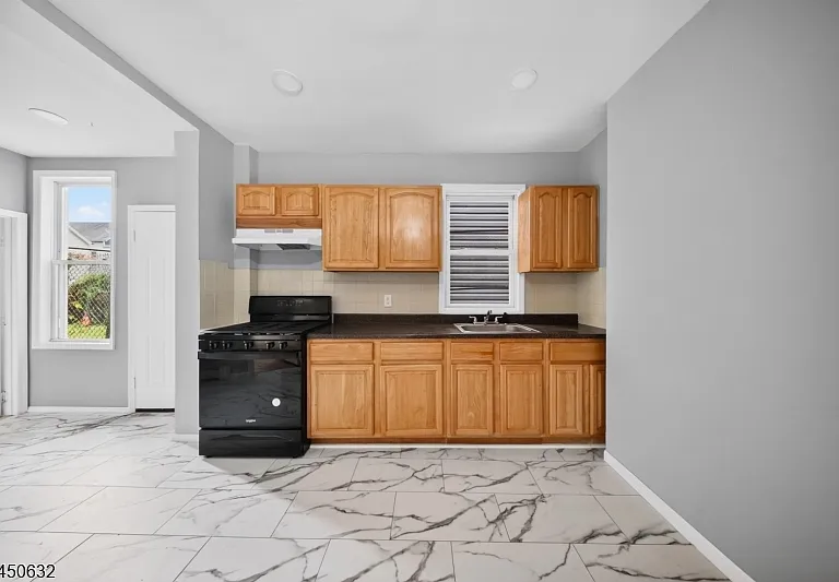 231 Clark Pl #1 — Photo 4