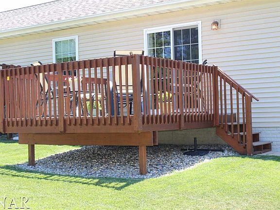 3rd image of 1011 Wartburg Dr