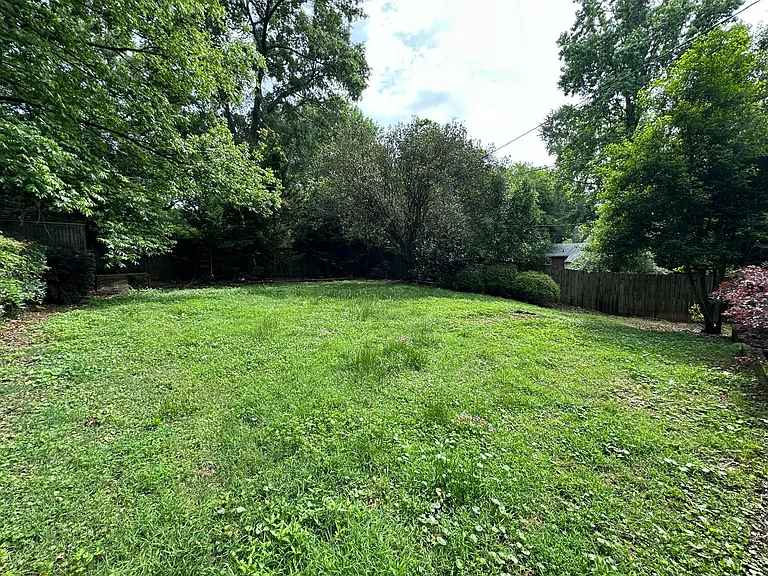 533 Inwood Dr — Photo 21