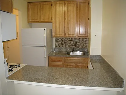 Rented by City Connections Realty | media 54