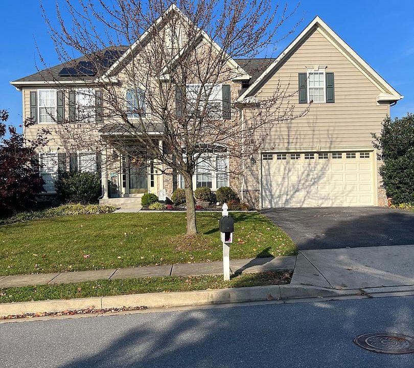 1st image of 383 Meadow Creek Dr