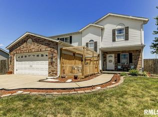 915 Money Tree Dr, Chatham, IL 62629