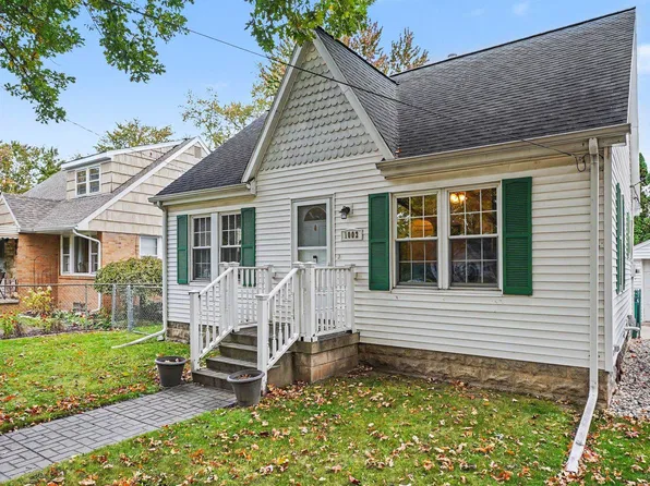 1002 N Wenona St, Bay City, MI 48706