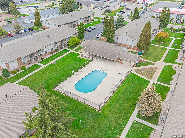 EVERGREEN PLACE — Photo 47
