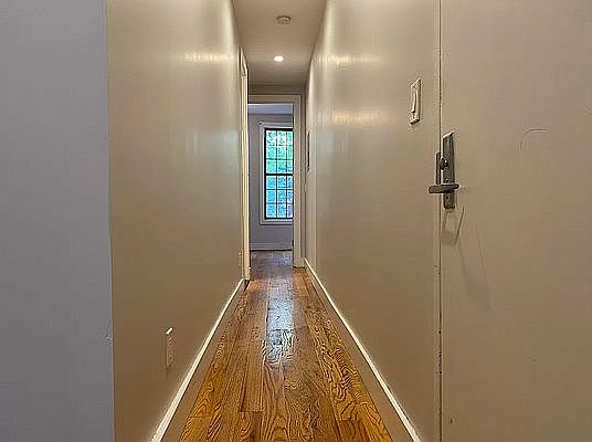 3rd image of 74 Jefferson St #2L