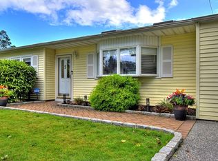 5 Odin Rd, Rocky Point, NY 11778