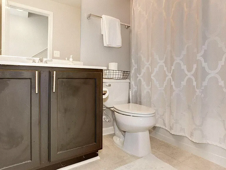 22832 Goldsborough Ter — Photo 26