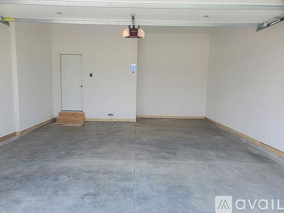 2nd image of 176 N Canterbury Cir