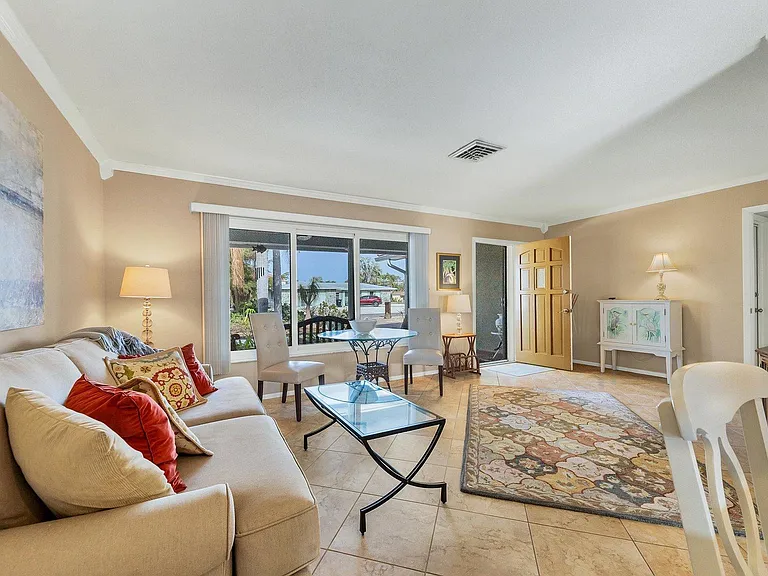 521 Beach Park Blvd — Photo 11