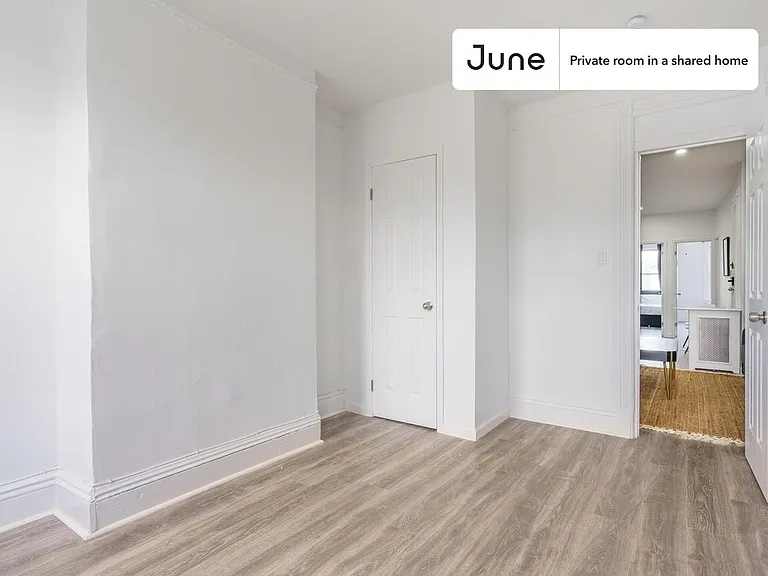 2444 43rd St #C — Photo 3