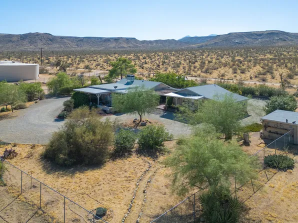 475 Kickapoo Trl, Yucca Valley, CA 92284