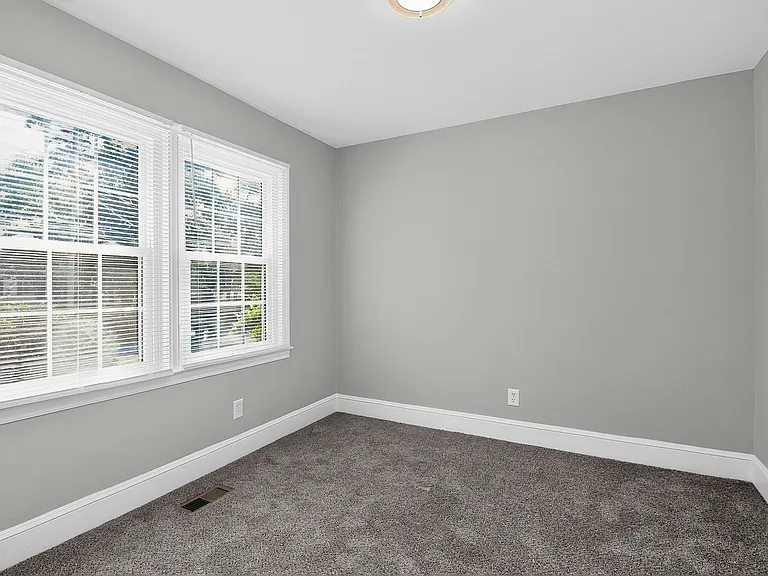 4820 Charleston Dr — Photo 8