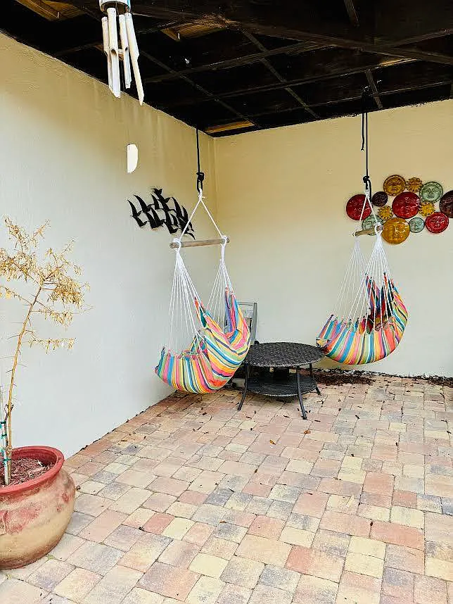 2 bed, 2.0 bath, 1160 sqft, $7,000 — Photo 3