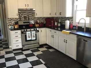 81 Hixon St, Bellingham, MA 02019