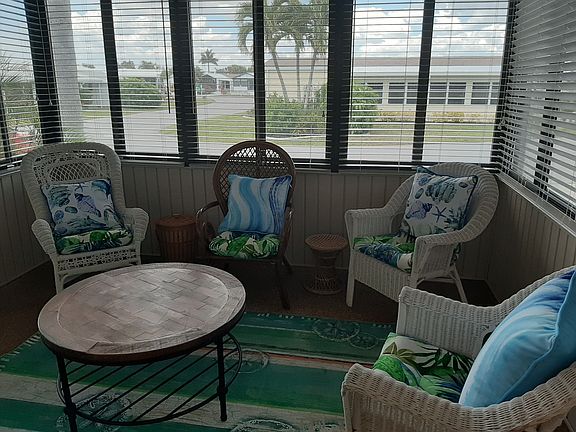 3rd image of 45 Queen Palm Dr