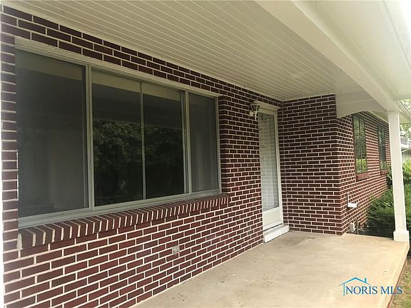 3rd image of 123 Park Pl